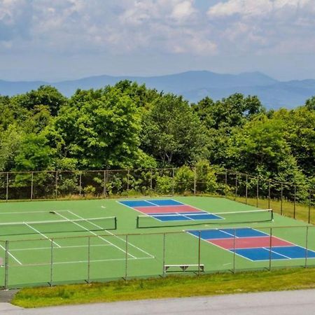 Adventure Awaits Aparthotel Beech Mountain Bagian luar foto