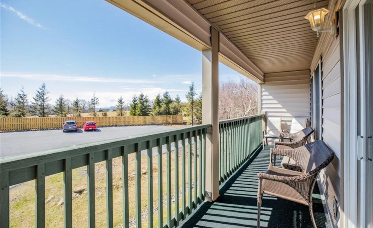 Adventure Awaits Aparthotel Beech Mountain Bagian luar foto