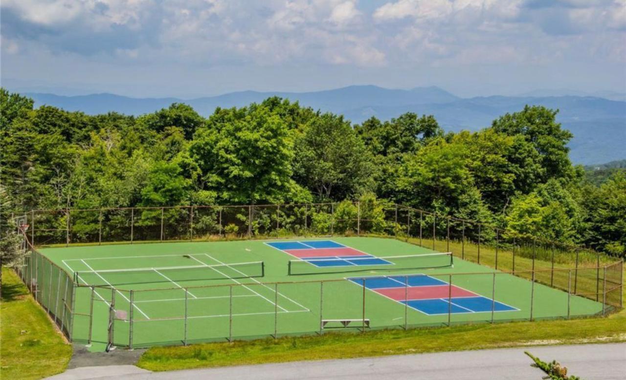 Adventure Awaits Aparthotel Beech Mountain Bagian luar foto